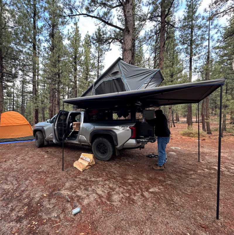 Free Standing 270-Degree Awning